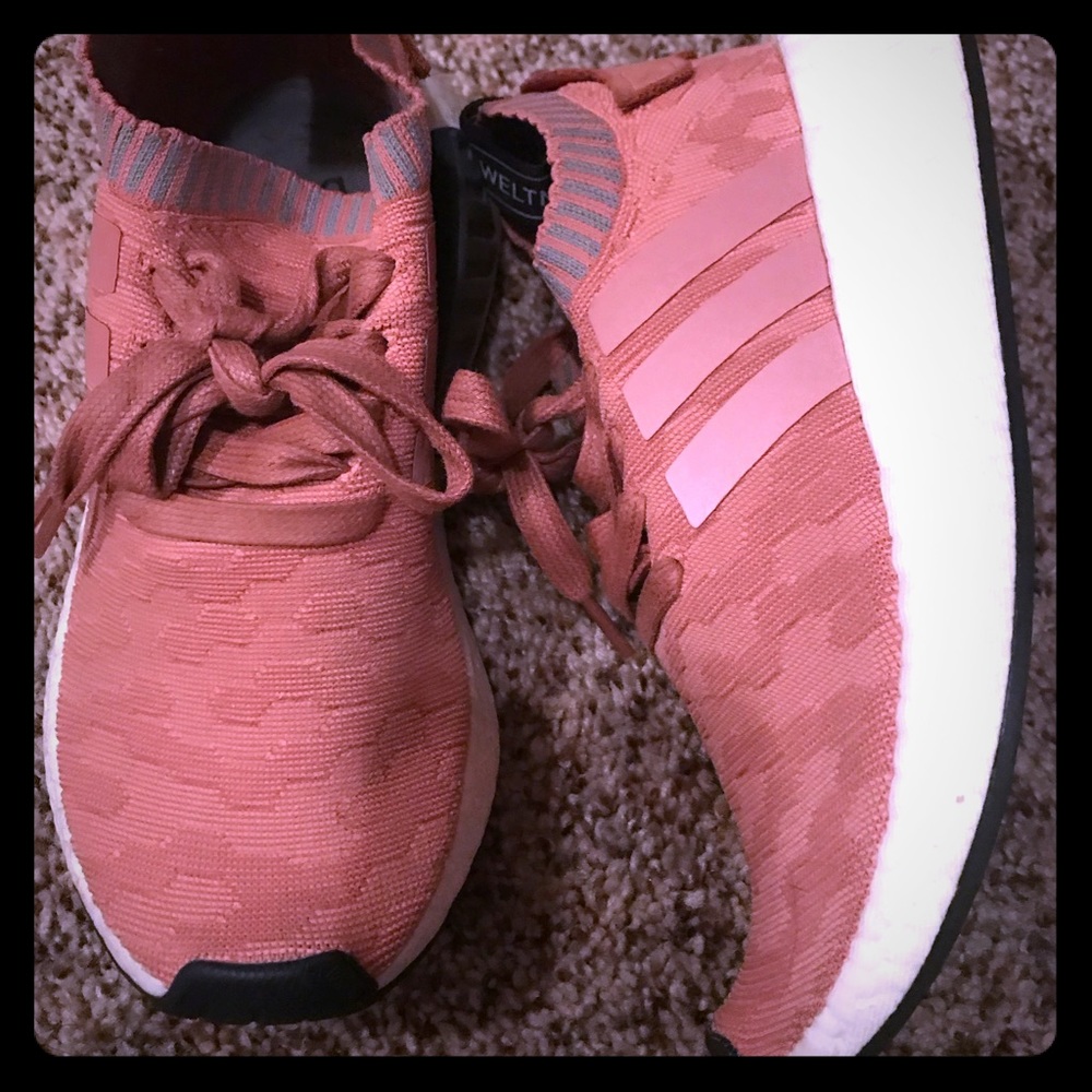 Adidas tennis shoes